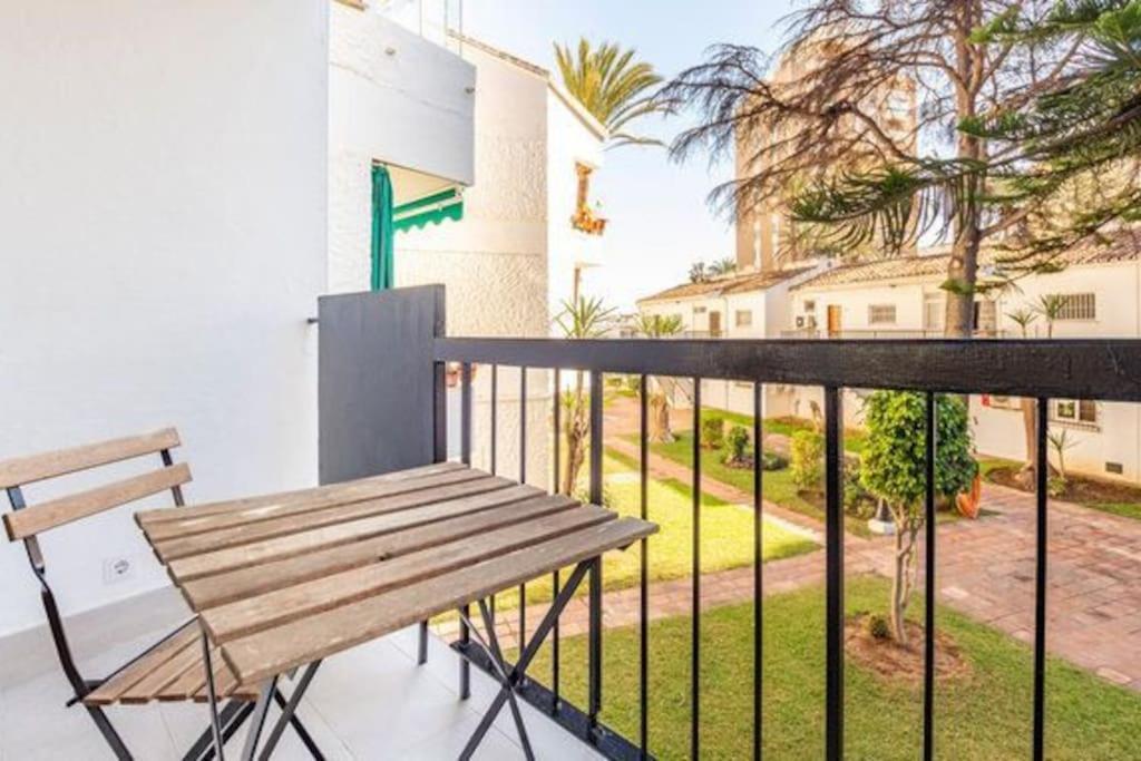 Playa Carihuela By Hdc Apartments Торремолинос Экстерьер фото