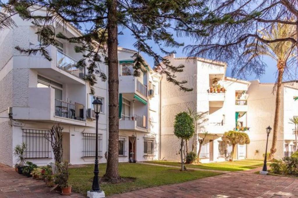 Playa Carihuela By Hdc Apartments Торремолинос Экстерьер фото