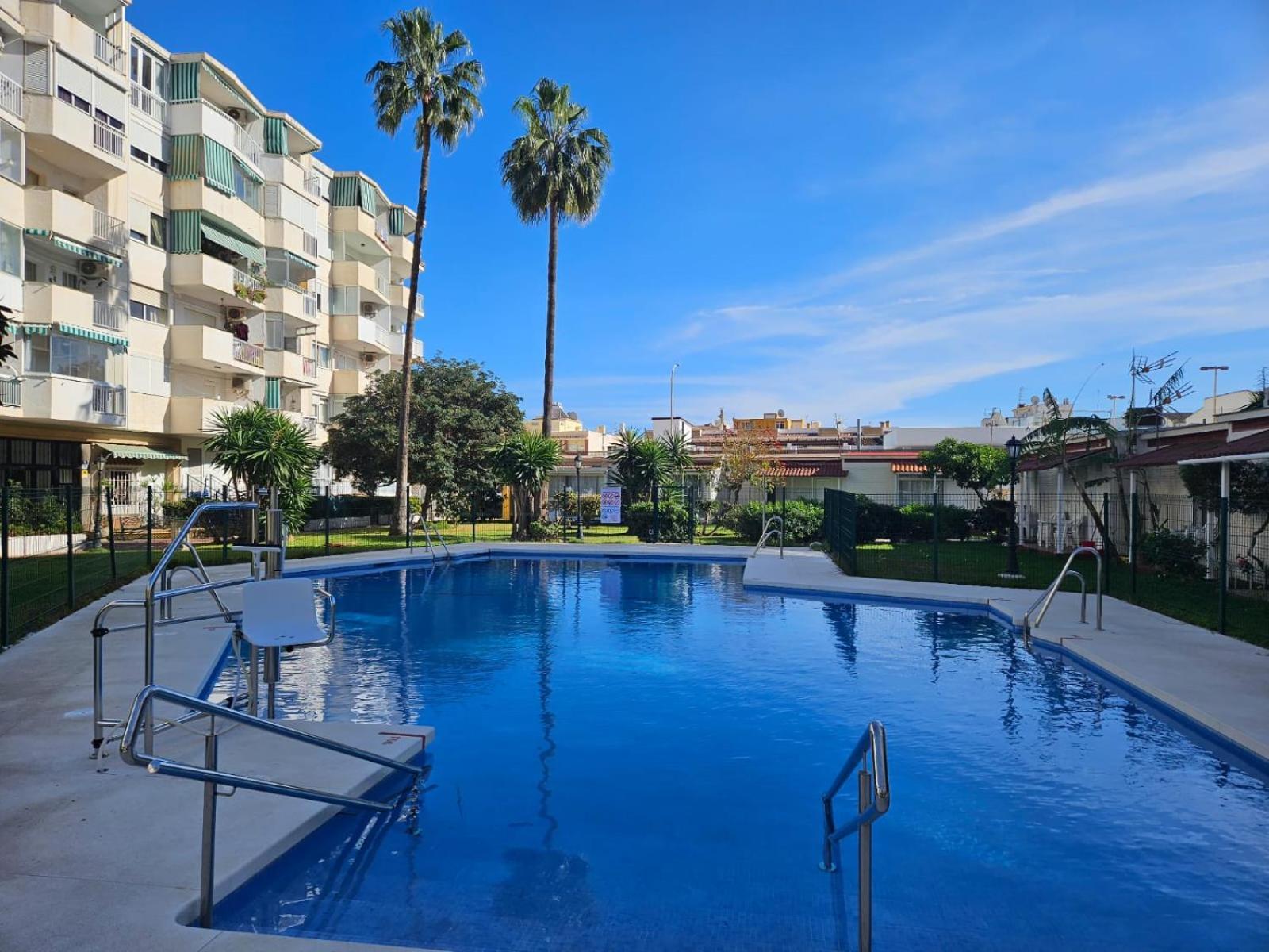 Playa Carihuela By Hdc Apartments Торремолинос Экстерьер фото